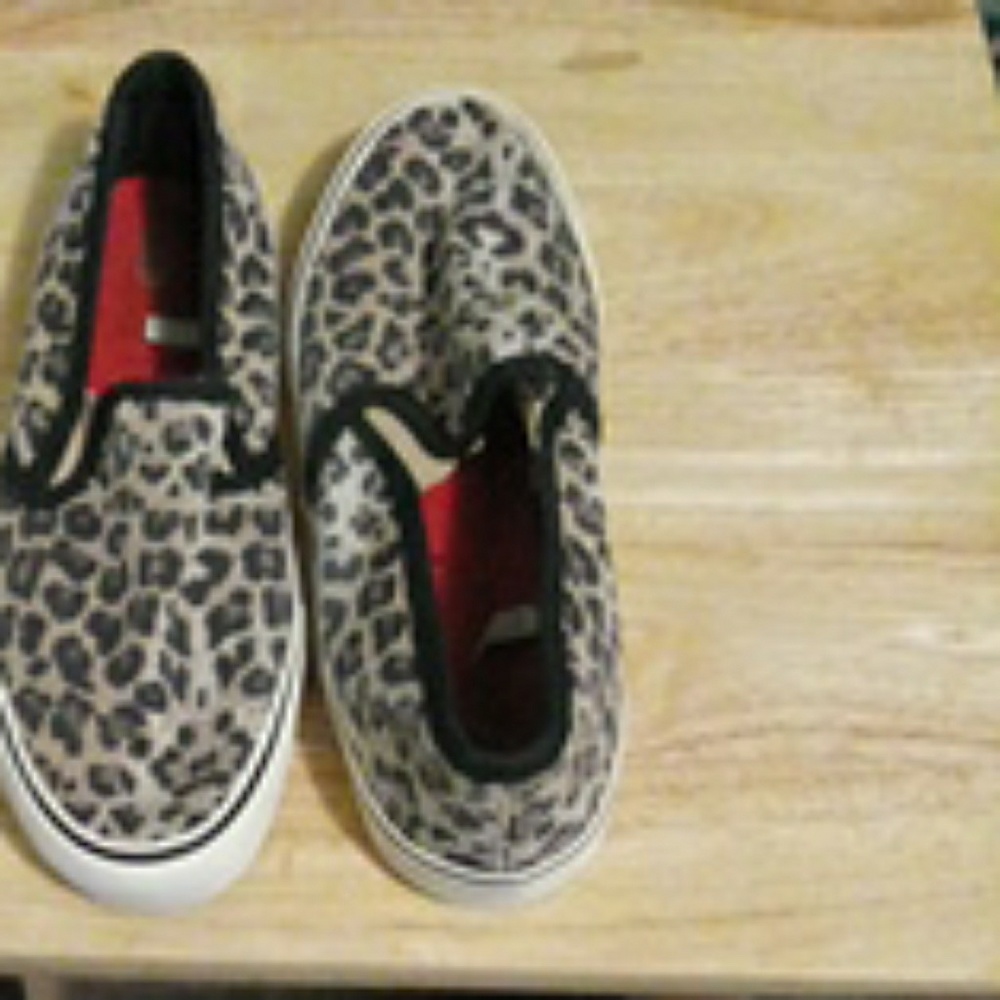 Leopard flats